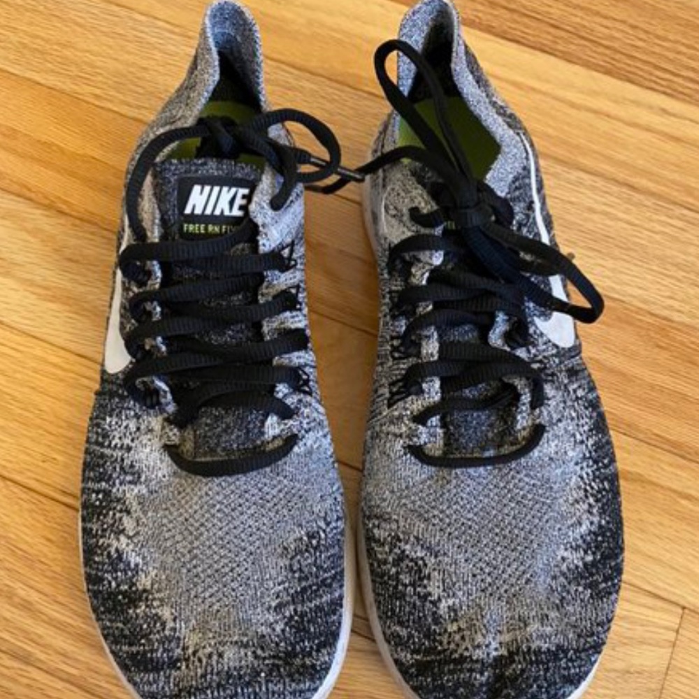 Nike sock sneaker 7.5